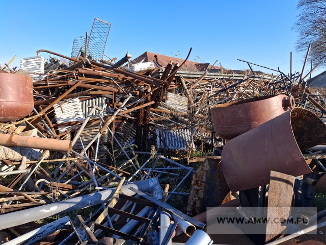 Złom żelaza i stali (m.in. odpady powstałe ze zużytych elementów konstrukcyjnych obiektów budowlanych, sprzętu infrastruktury i instalacji sanitarnej) /kod odpadu 17 04 05/ 